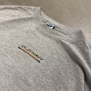 Old Navy Gray Graphic Crewneck Sweatshirt XL Y2K Style
